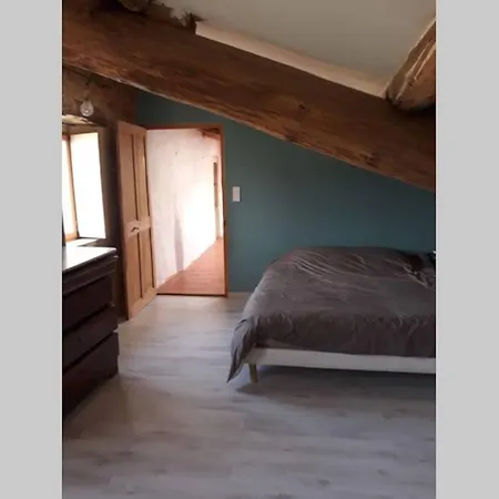 Casa de Férias à La Ferme Chaleureux Avec Animaux Et Ruisseau